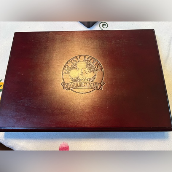 RARE Vintage Mickey Watches set of 5 Weekdays - Picture 2 of 9